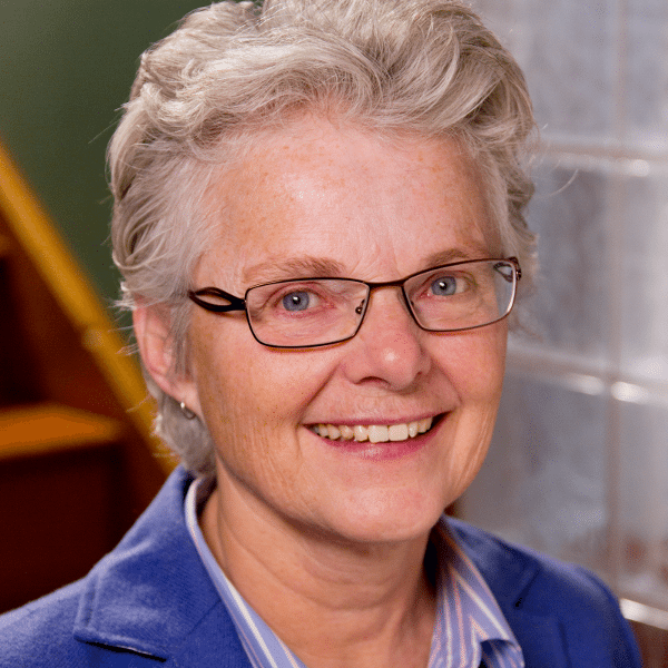 Six Questions with Janet Schmidt