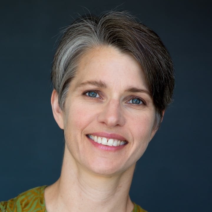 Laura Loewen Headshot